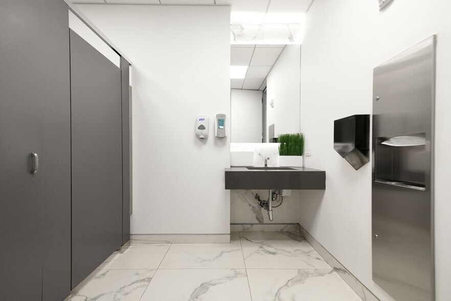 More Photos Of 4101 1st Ave, Brooklyn Warehouse For Lease