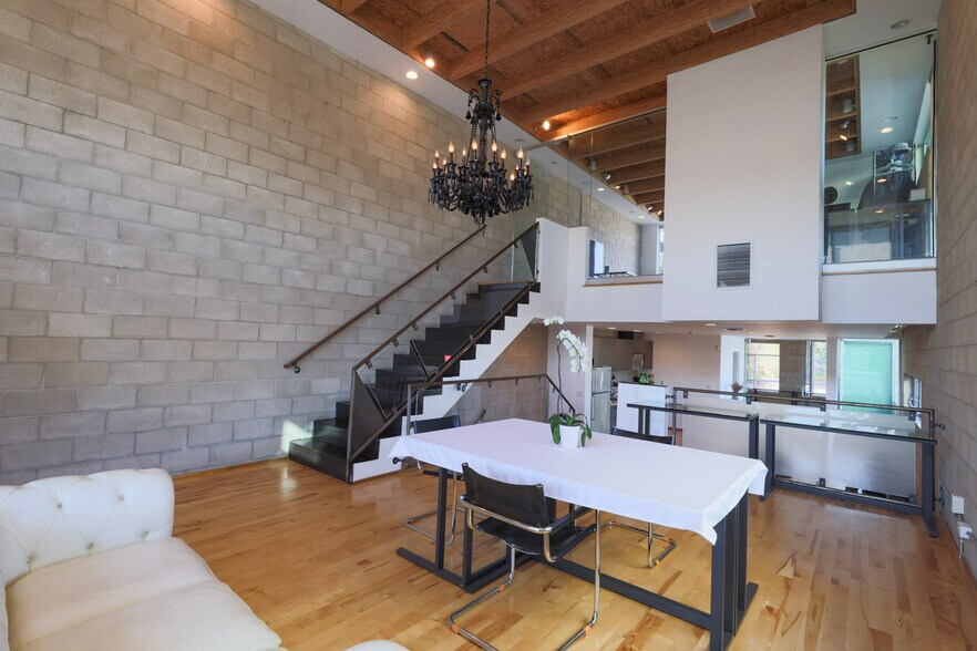 More Photos Of 6615-6621 Melrose Ave, Los Angeles Loft Creative Space For Lease