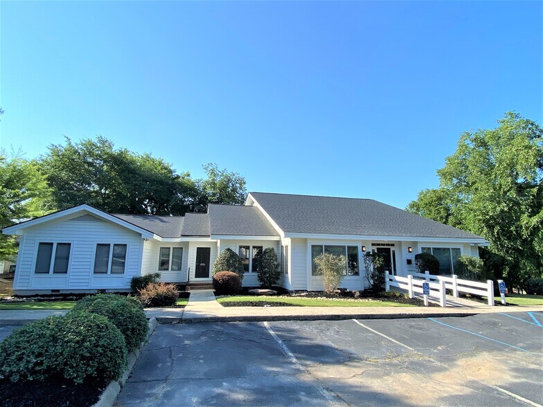Primary Photo Of 86 Villa Rd, Greenville Medical For Sale
