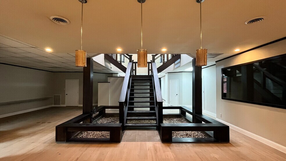 More Photos Of 9220 Rasmus Dr, Houston Warehouse For Lease