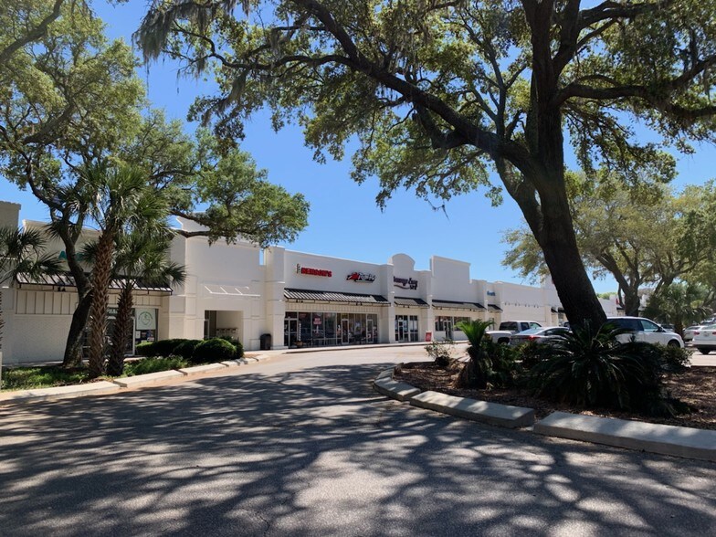 More Photos Of 1143-1153 Gulf Breeze Pky, Gulf Breeze Unknown For Lease