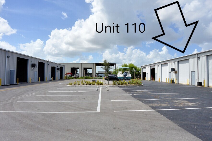 More Photos Of 1681-1687 Benchmark Ave, Fort Myers Warehouse For Lease
