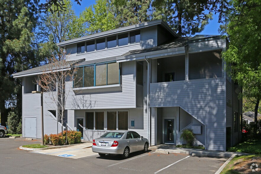 Primary Photo Of 945 University Ave, Sacramento Medical For Lease