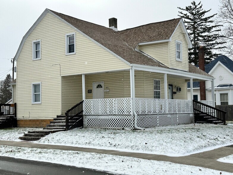 More Photos Of 1831 N C St, Elwood Apartments For Sale