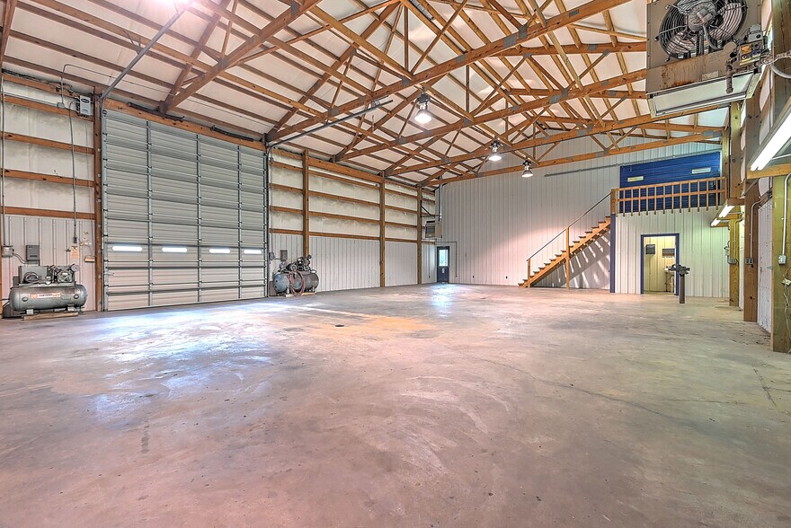 More Photos Of 3930 E Stone Dr, Kingsport Warehouse For Sale