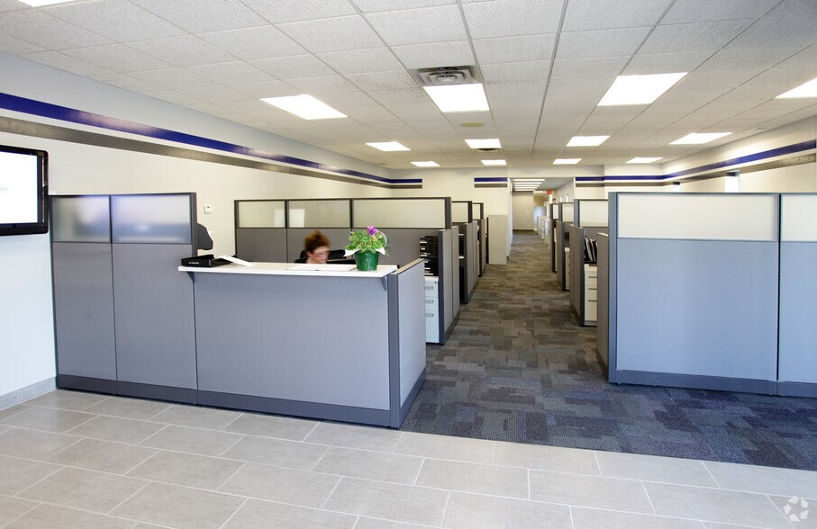 More Photos Of 2645 26th Ave S, Minneapolis Manufacturing For Lease