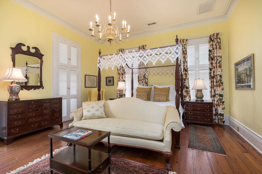 More Photos Of 117 Broad St, Charleston Hotel For Sale