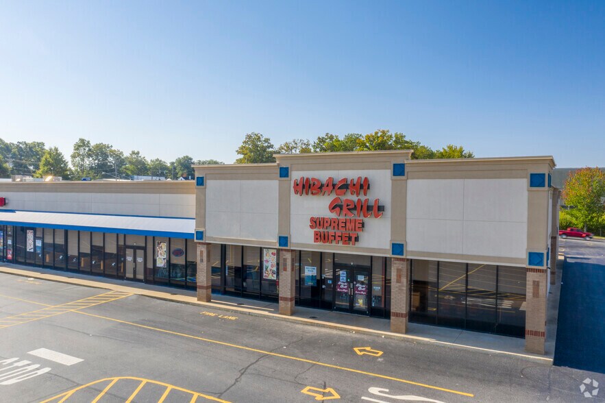 More Photos Of 3023 Wade Hampton Blvd, Taylors Freestanding For Lease