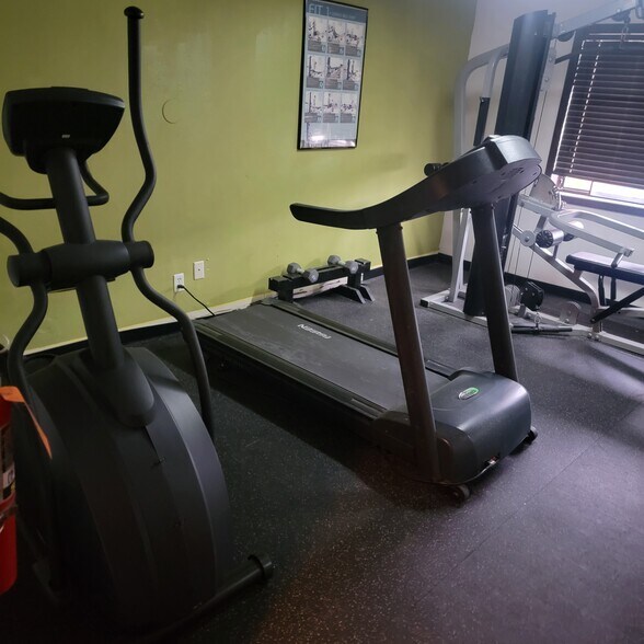 More Photos Of 3040 5th Ave S, Fort Dodge Hotel For Sale