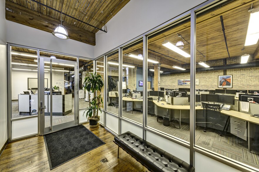 More Photos Of 216 W Ohio St, Chicago Loft Creative Space For Lease