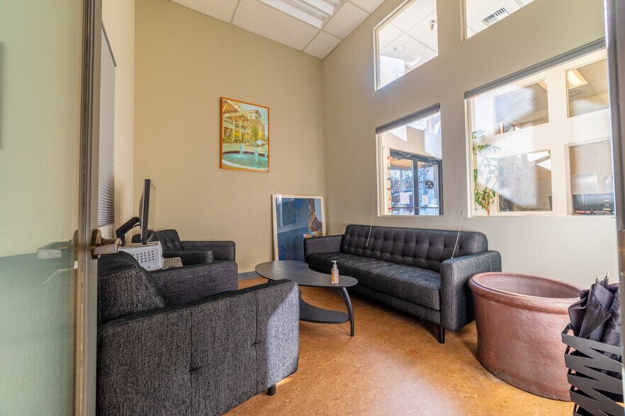 More Photos Of 15200 52nd Ave S, Tukwila Office For Lease