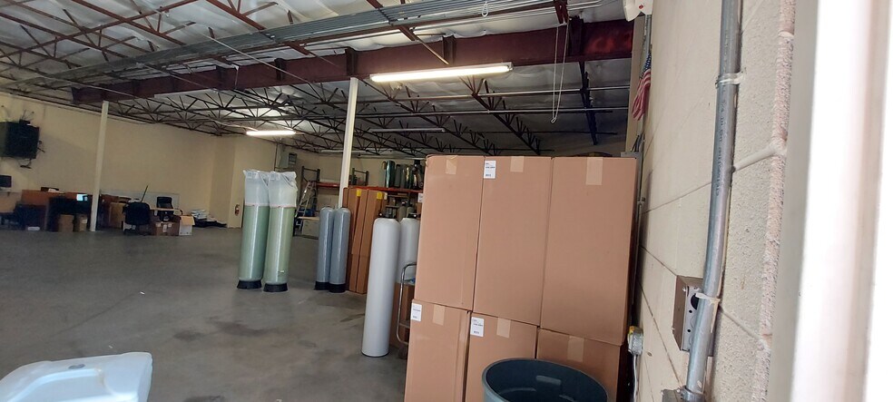 More Photos Of 7399 S Tucson Way, Centennial Flex For Lease