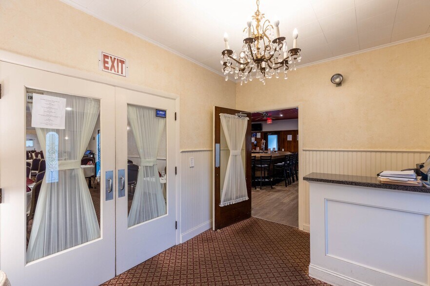 More Photos Of 1428 Center St, Ludlow Restaurant For Sale