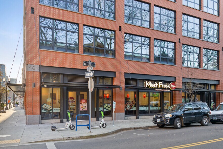 More Photos Of 230 SW Ash St, Portland Apartments For Lease