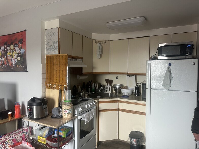 More Photos Of 5725 Van Horn St, Elmhurst Multifamily For Sale