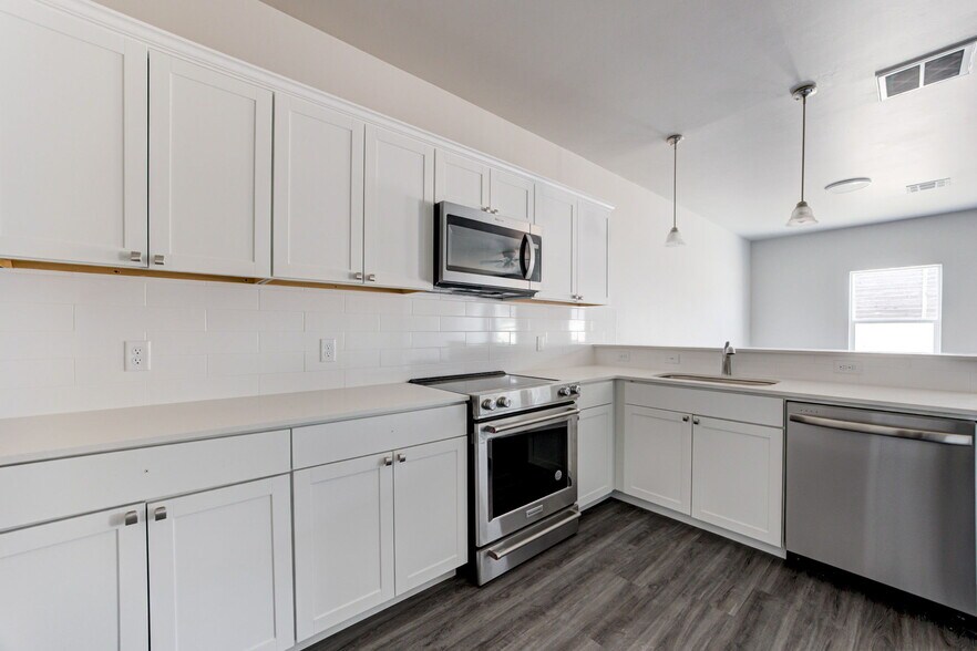 More Photos Of 12001 Rivers Trl, Oklahoma City Specialty For Sale