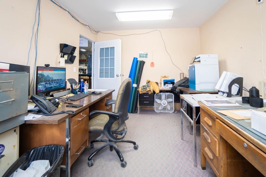 More Photos Of 305 Bach Ave, New York Mills Manufacturing For Sale