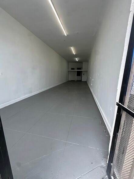 More Photos Of 8517-8519 Long Beach Blvd, Huntington Park Storefront For Lease
