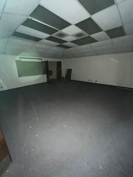 More Photos Of 1400 18th St, Bakersfield Office For Sale