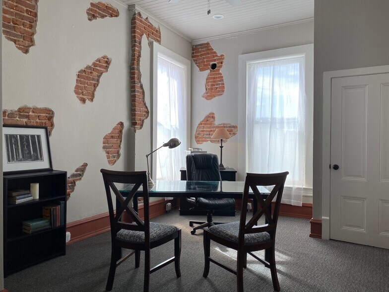 More Photos Of 8 Court St, Jackson Office For Lease