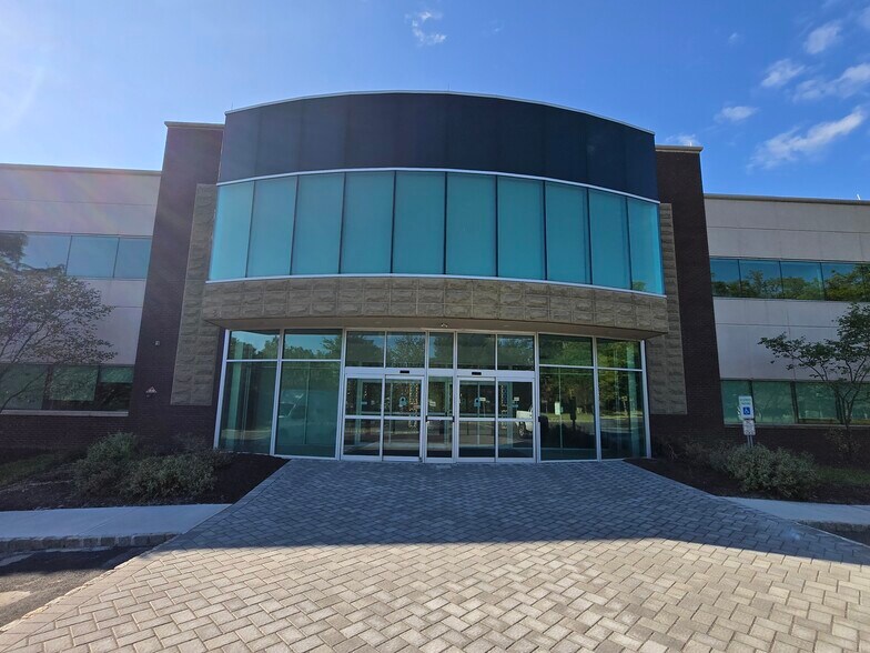 More Photos Of 33 Technology Dr, Warren Office For Lease