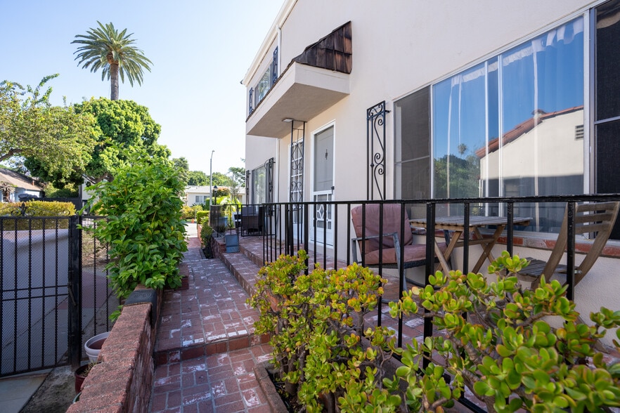 More Photos Of 1434 Berkeley St, Santa Monica Apartments For Sale
