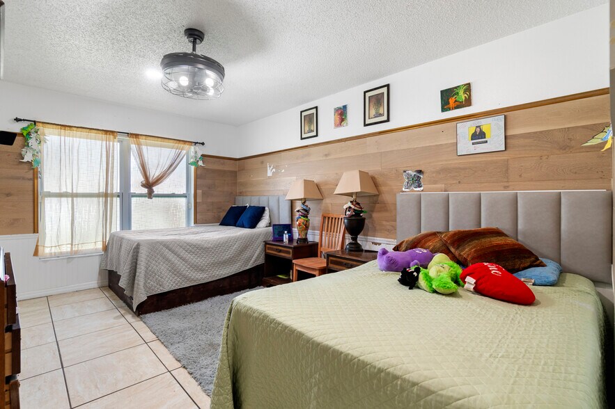 More Photos Of 613 Forest Hills Dr, Brandon Assisted Living For Lease