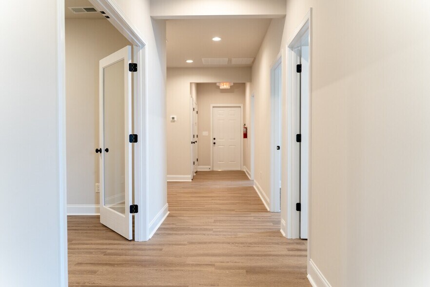 More Photos Of 208 Straight Dr, Anderson Medical For Lease