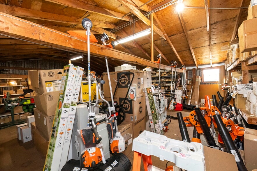 More Photos Of 901 Bay St, Port Orchard Storefront For Sale