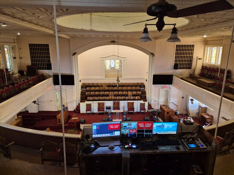 More Photos Of 600 Grove St, Fort Worth Religious Facility For Sale