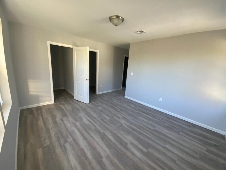 More Photos Of 388-390 S 6th St, Newark Apartments For Sale