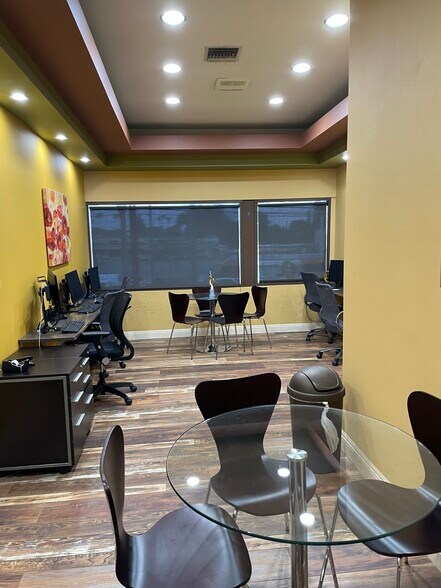 More Photos Of 7226 Sepulveda Blvd, Van Nuys Coworking Space