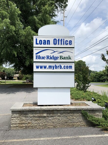 More Photos Of 433 E Commonwealth Blvd, Martinsville Medical For Lease