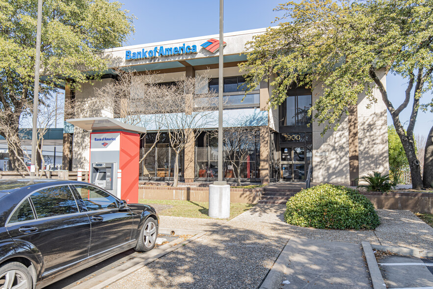 Primary Photo Of 7900 Shoal Creek Blvd, Austin Bank For Lease