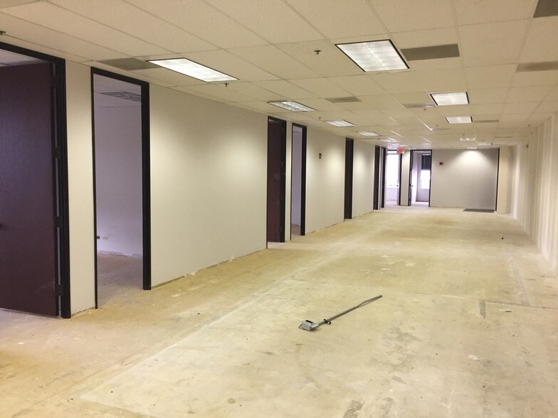 More Photos Of 3100 W Higgins Rd, Hoffman Estates Medical For Lease