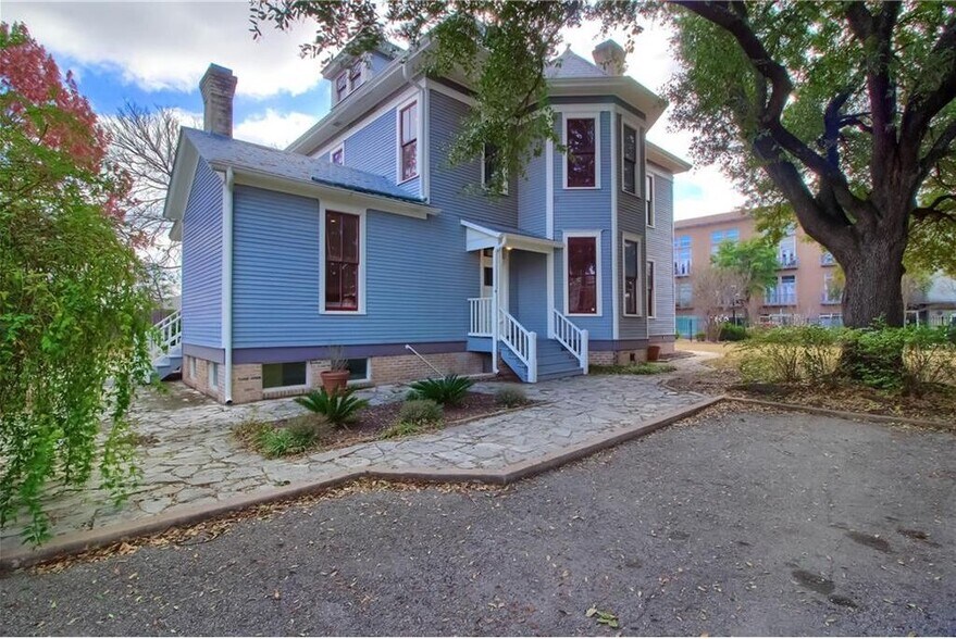 More Photos Of 1602 E Cesar Chavez St, Austin Office Residential For Lease