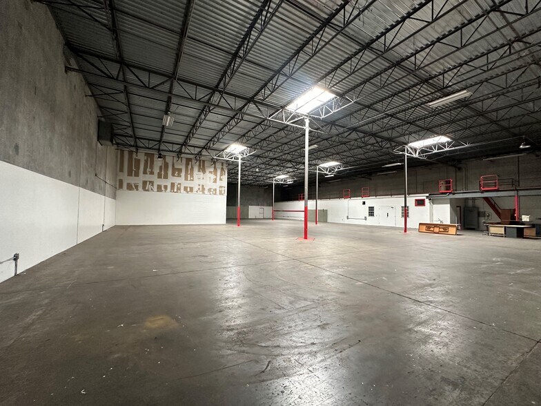 More Photos Of 154 Airpark Industrial Rd, Alabaster Light Distribution For Lease