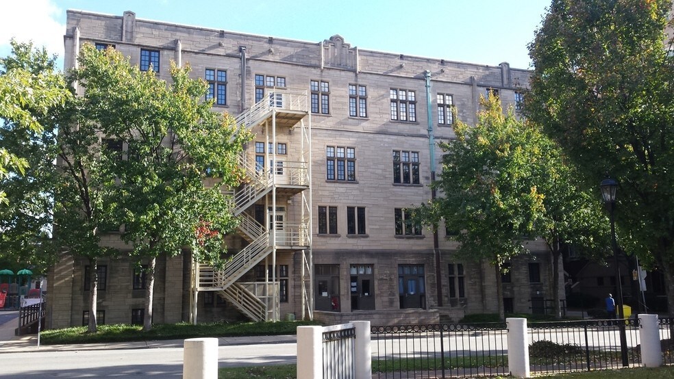 More Photos Of 501 N Tryon St, Charlotte Religious Facility For Lease