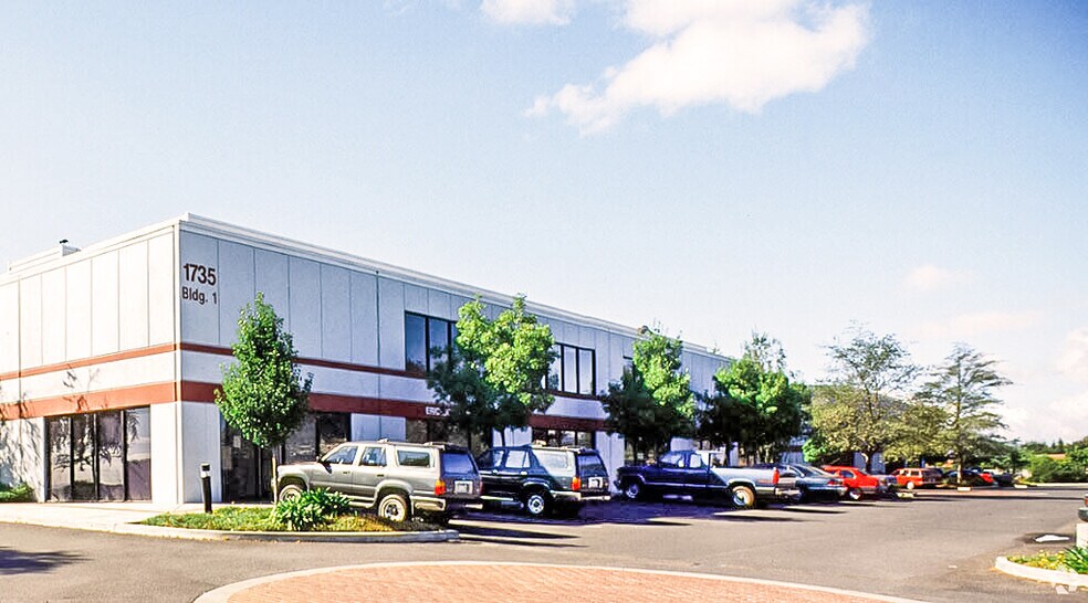 More Photos Of 1735 Enterprise Dr, Fairfield Light Distribution For Sale