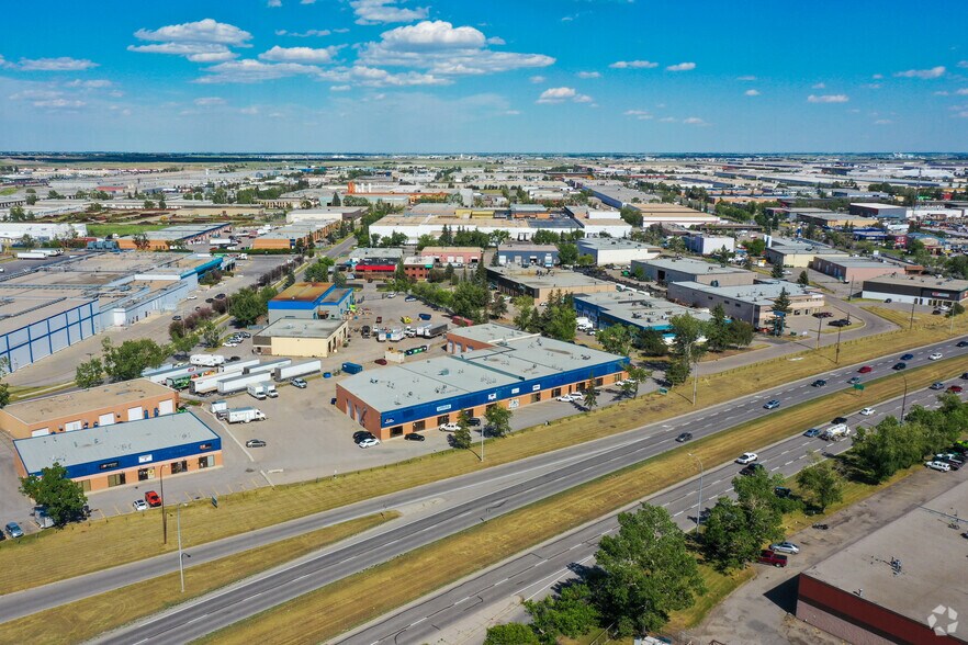 More Photos Of 5935 35th St SE, Calgary Warehouse For Lease