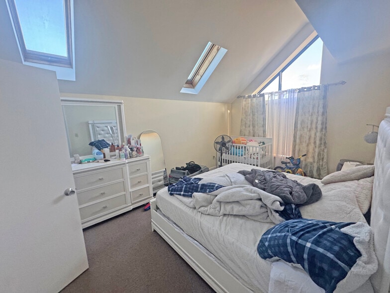 More Photos Of 191 Franklin Ave, Hartford Apartments For Sale