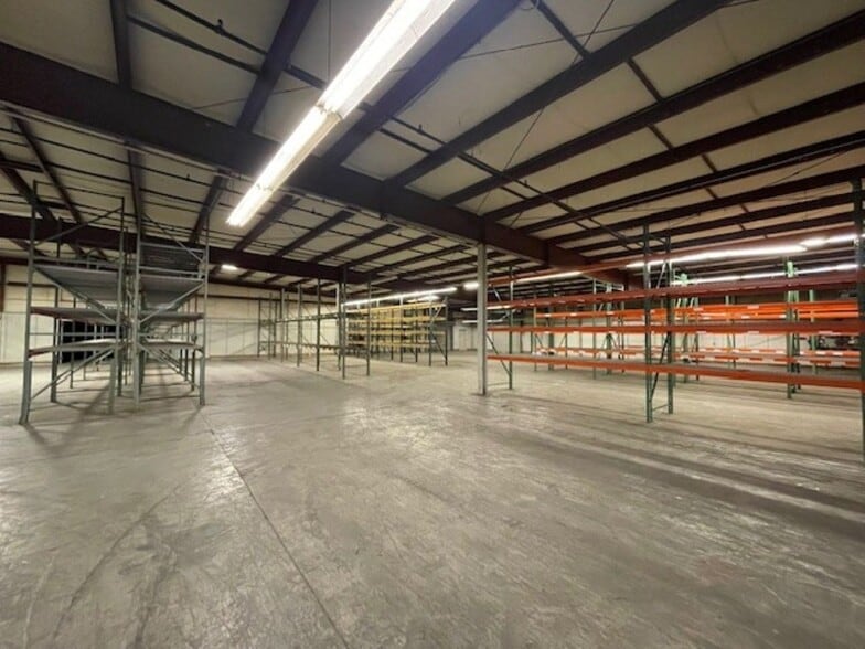 More Photos Of 2970 Perrowville Rd, Forest Warehouse For Lease