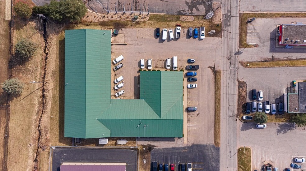 More Photos Of 835 38th St NW, Rochester General Retail For Lease