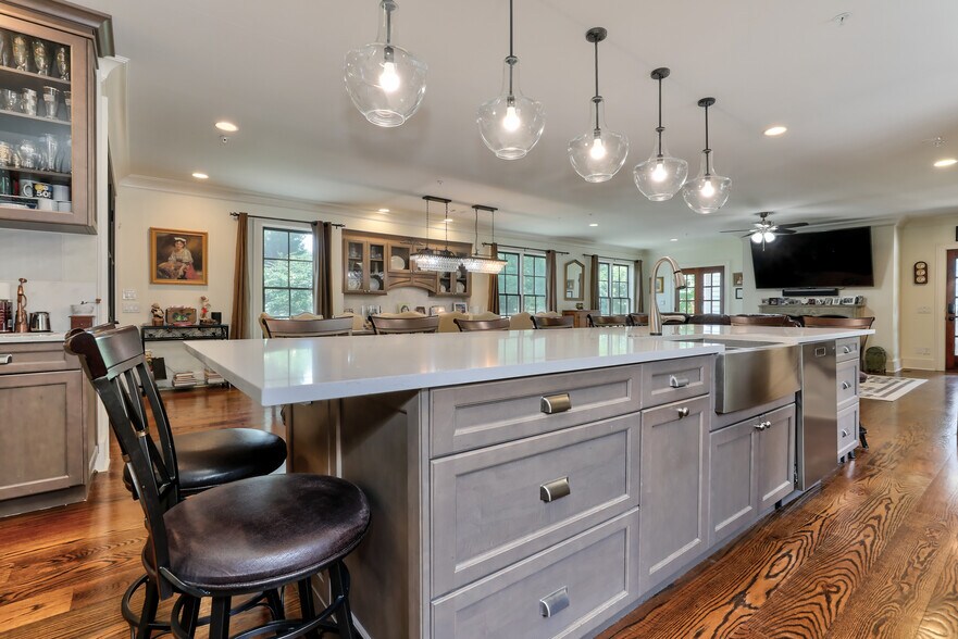 More Photos Of 2972 Lookout Pl NE, Atlanta Office Residential For Sale
