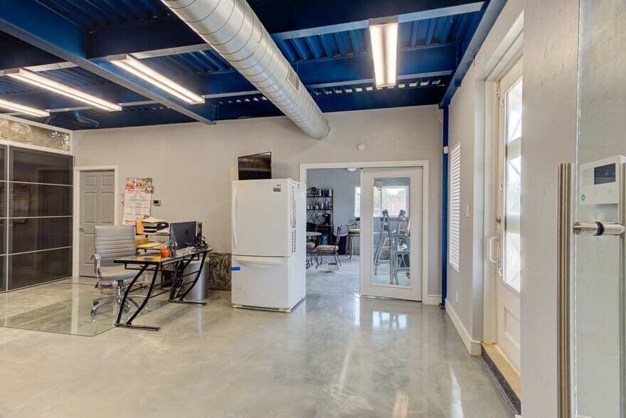 More Photos Of 9425 Schoenthal Rd, New Braunfels Warehouse For Sale