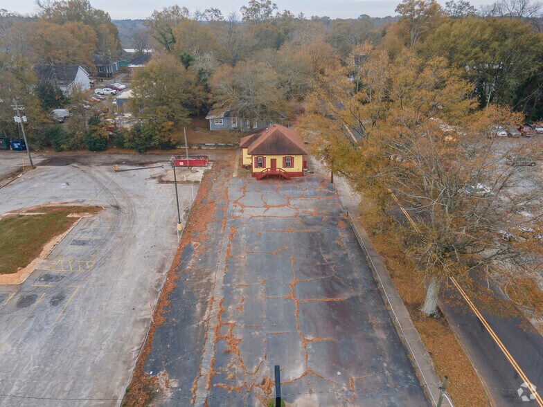 More Photos Of 530 W Taylor St, Griffin Auto Dealership For Lease