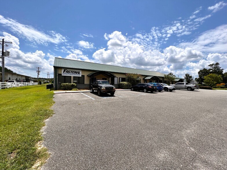 More Photos Of 7178 Cross County Rd, Charleston Showroom For Lease