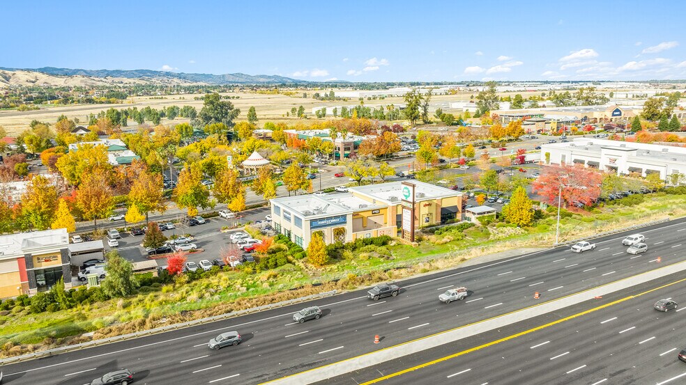 More Photos Of 1670 E Monte Vista Ave, Vacaville Storefront For Sale