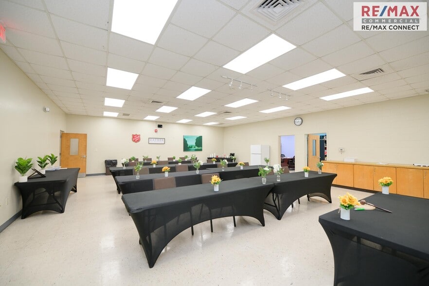 More Photos Of 1033 Big Bethel Rd, Hampton Religious Facility For Sale