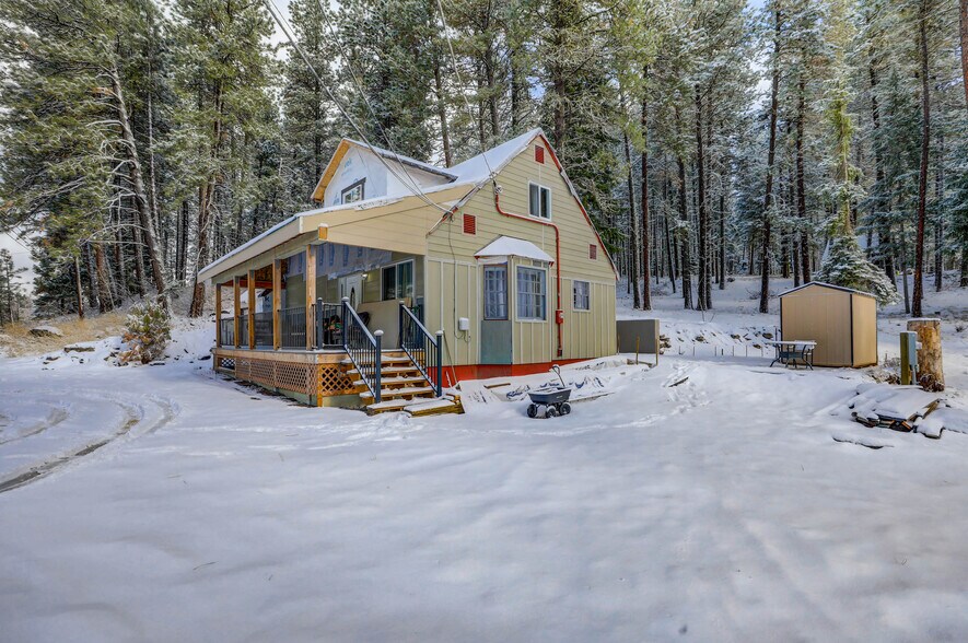 More Photos Of 305 N 3rd St, Mccall Freestanding For Sale